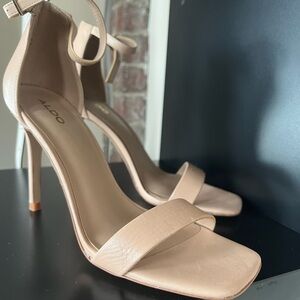 ALDO Women's Nude Heels 7.5